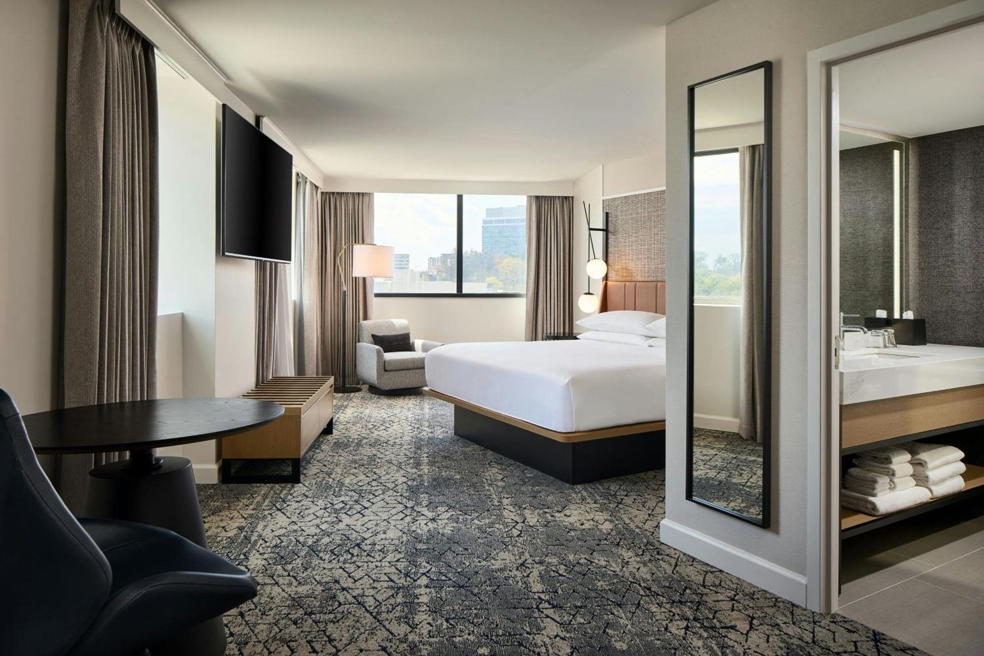 Sheraton Baltimore North Towson Exterior photo
